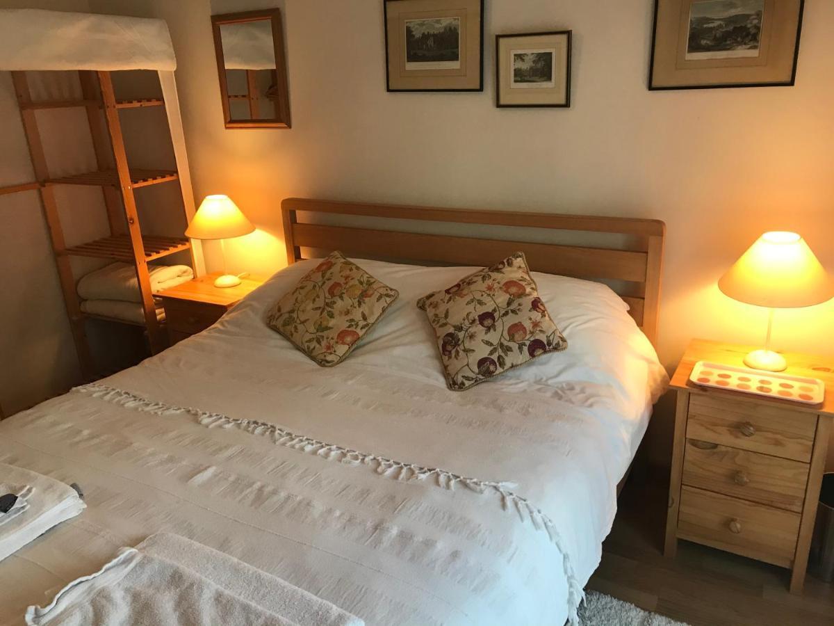 شقة The Old Coach House Penpergwm المظهر الخارجي الصورة