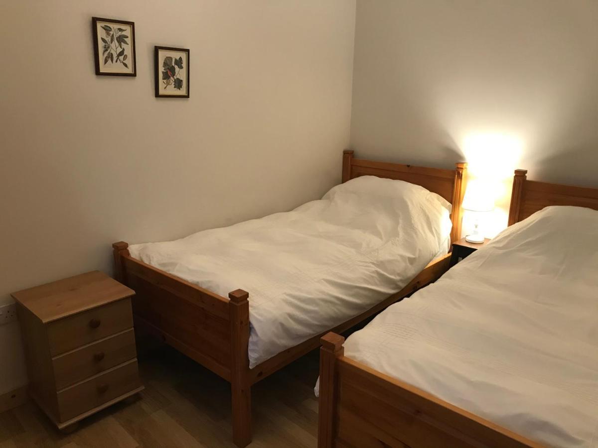 شقة The Old Coach House Penpergwm المظهر الخارجي الصورة