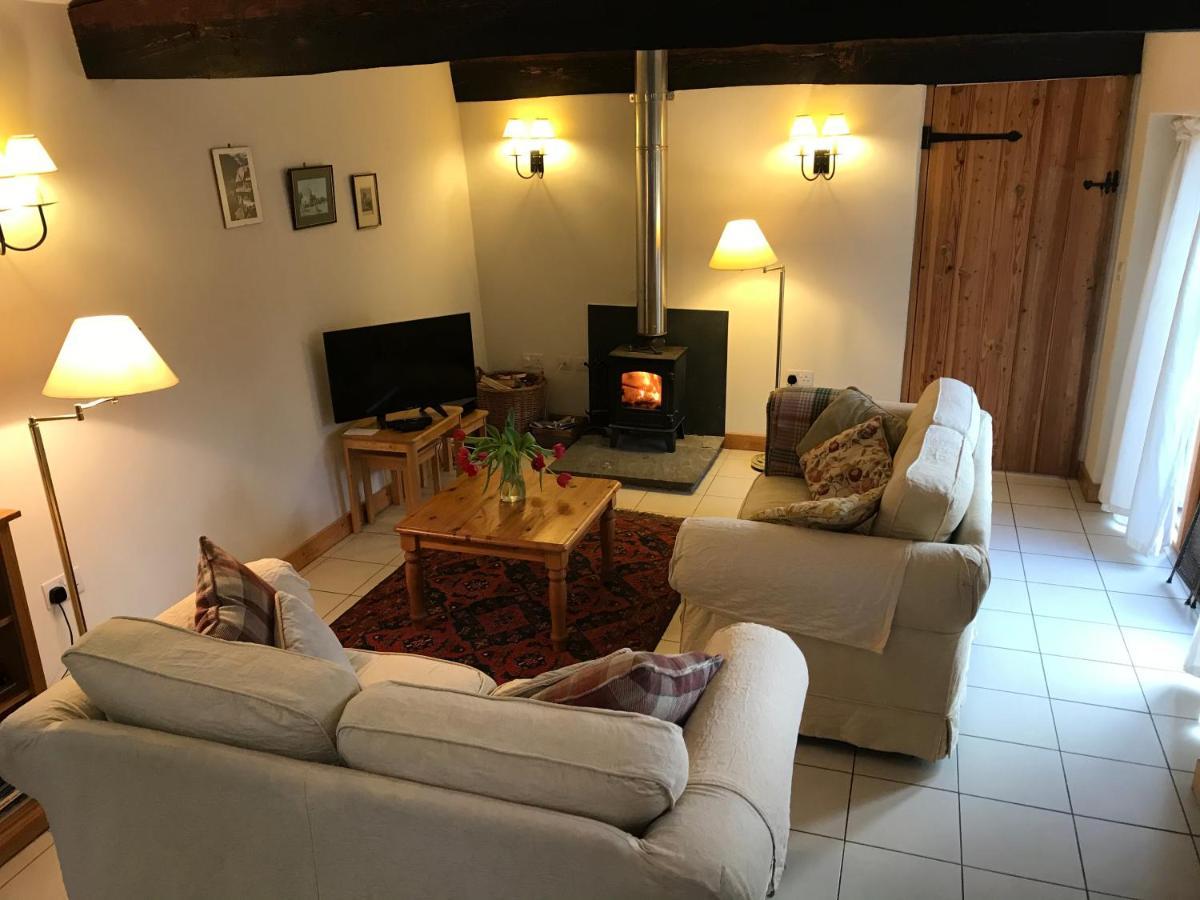 شقة The Old Coach House Penpergwm المظهر الخارجي الصورة